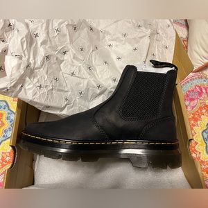 NWT Dr. Martens Chelsea Boots Wyoming Embury Black